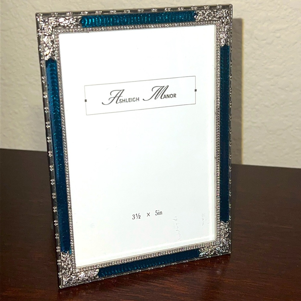New Ashleigh Manor picture frame 3.5”x5” Blue with Silver Photography Holiday
